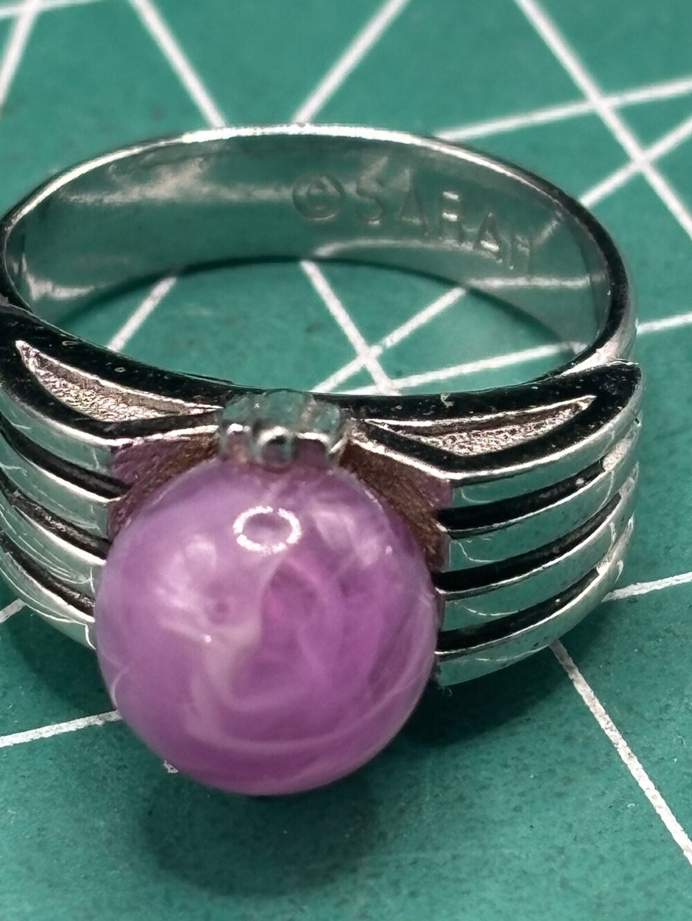 VTG Sarah Coventry Purple Ball & Silvertone Silver Tone Adjustable Ring 7 3/4 - Picture 1 of 5